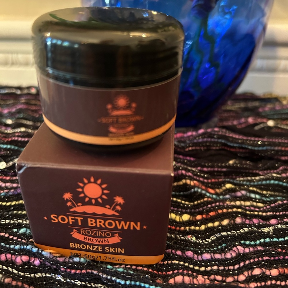 NIB - Ronzino Soft Brown Bronzing Tanner